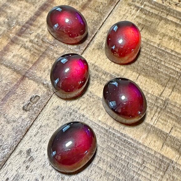 16x12mm AAA Garnet Cabochons - Oval - Picture 1 of 6